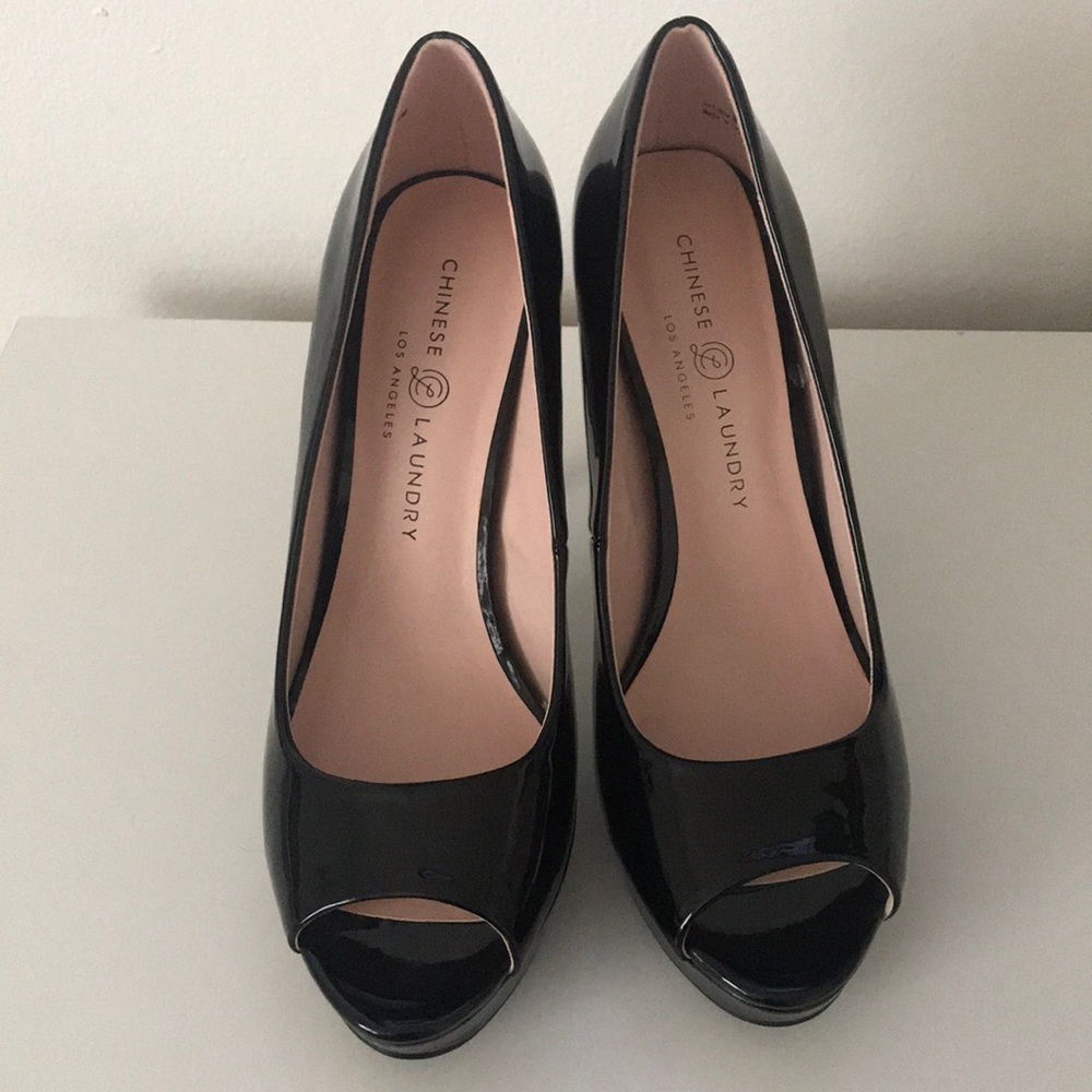 Chinese Laundry Haley pumps